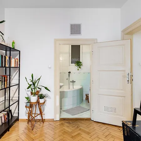Prime Location Residence, Private Parking דירה *